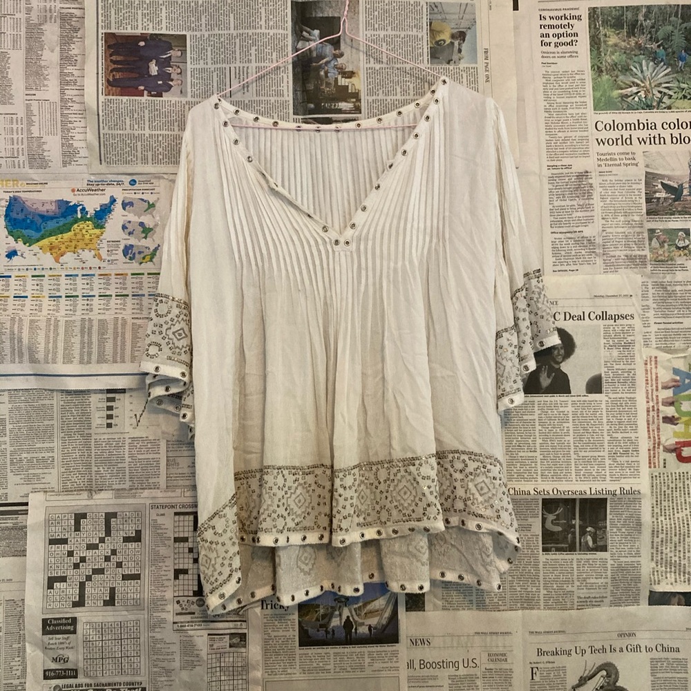 Vintage white flowy shirt